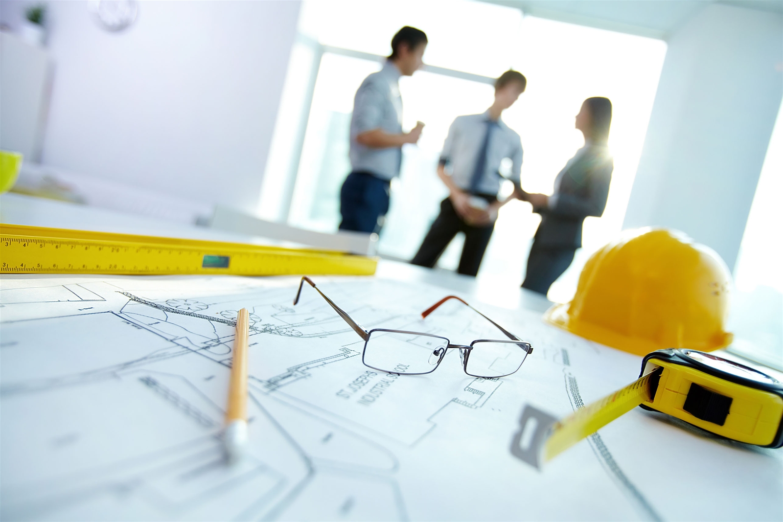 Các yếu tố cần xem xét trong quy định về sửa chữa cải tạo nhà đóng vai trò quan trọng trong việc lập kế hoạch và thực hiện dự án một cách thành công và hiệu quả
